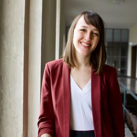 Prof. Dr. Valerie Hase